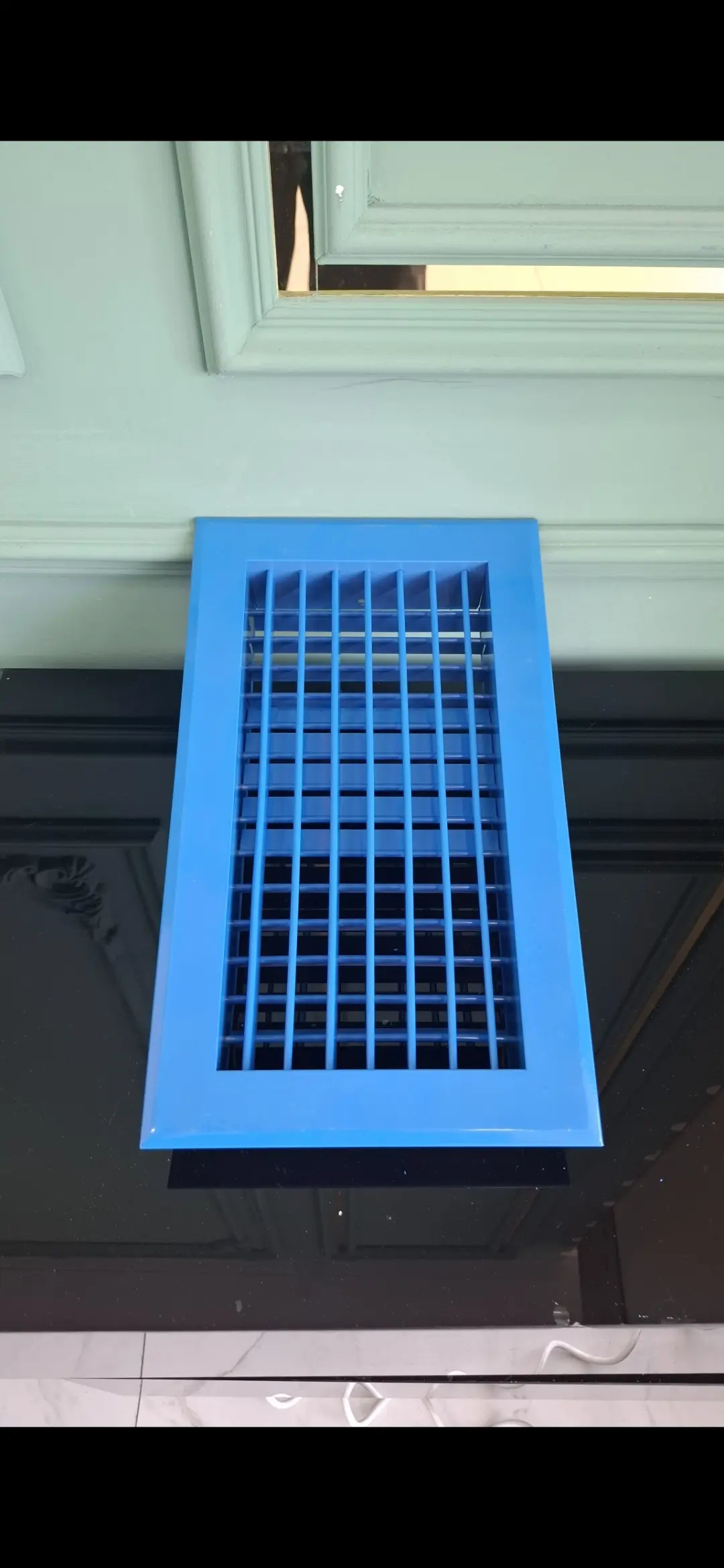 Alüminium  mənfəz 15 × 30 sm göy rəng.