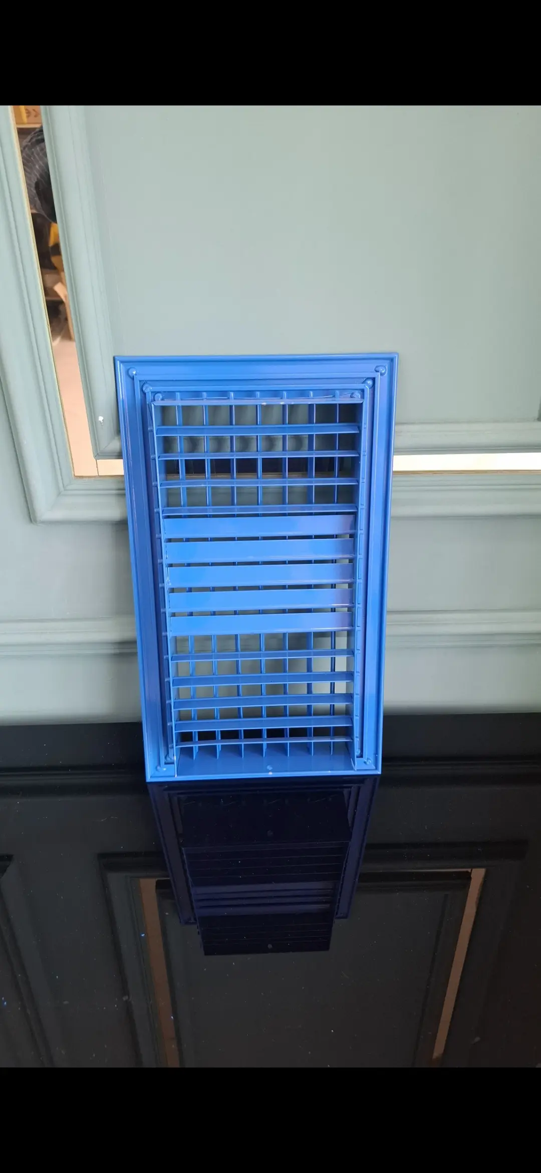 Alüminium  mənfəz 15 × 30 sm göy rəng.